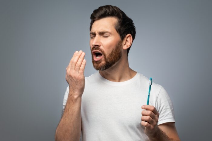 does teeth cleaning help bad breath